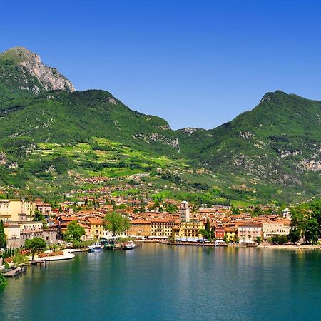 Riva Lago E Spiaggia Apartment 2 - Happy Rentals 외부 사진