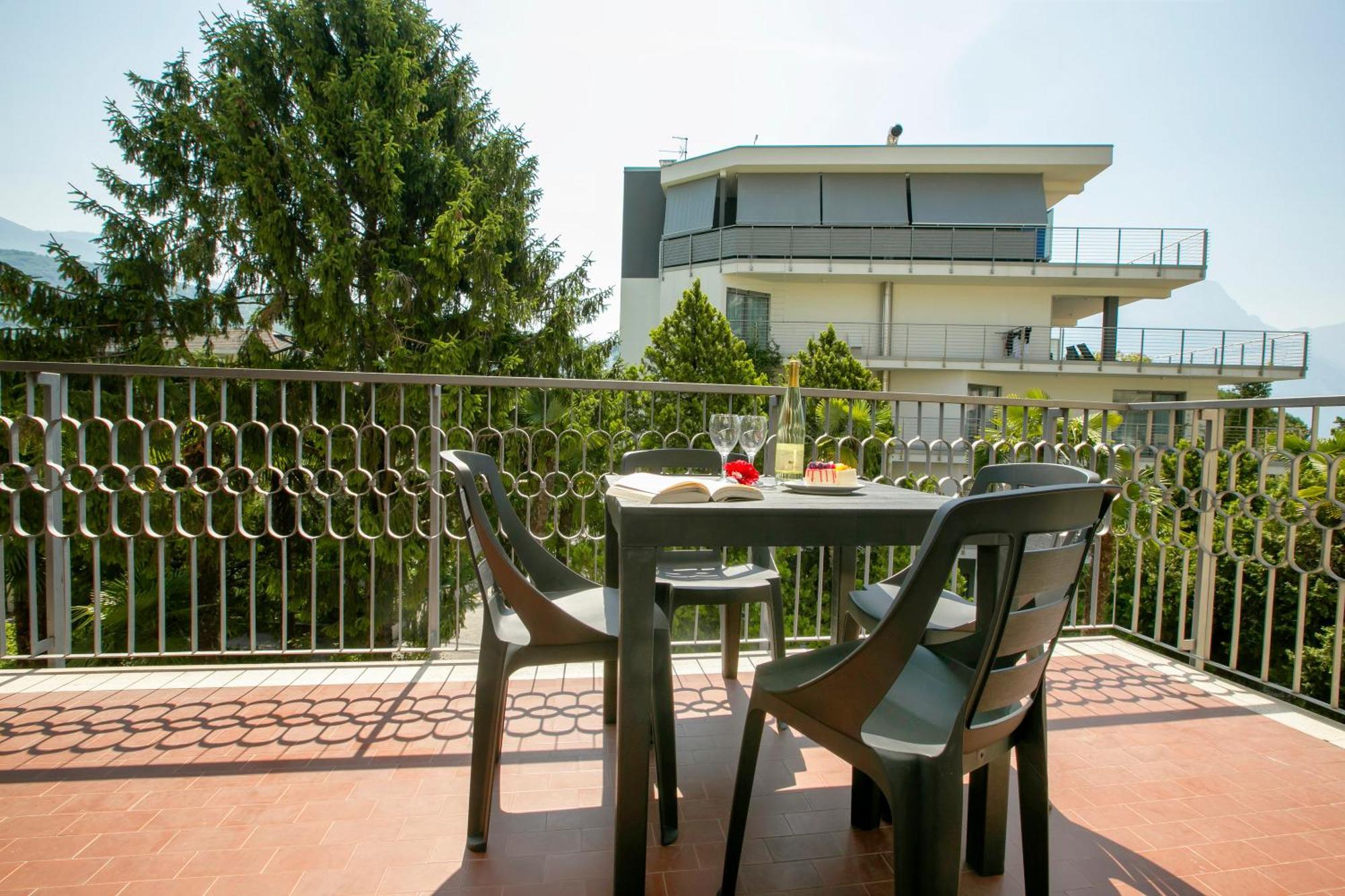 Riva Lago E Spiaggia Apartment 2 - Happy Rentals 외부 사진